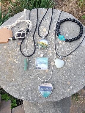 Handcrafted Set Of 7 Beach Heart Cabachon Pendant Necklace & Stone Jewelry